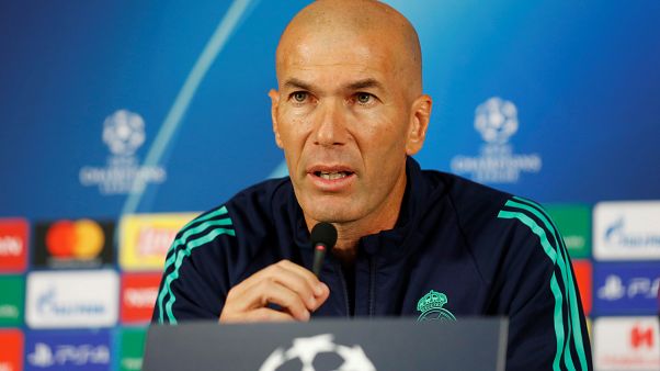 مدرب ريال مدريد زين الدين زيدان خلال مؤتمر صحفي مدرب ريال مدريد زين الدين زيدان خلال مؤتمر صحفي
