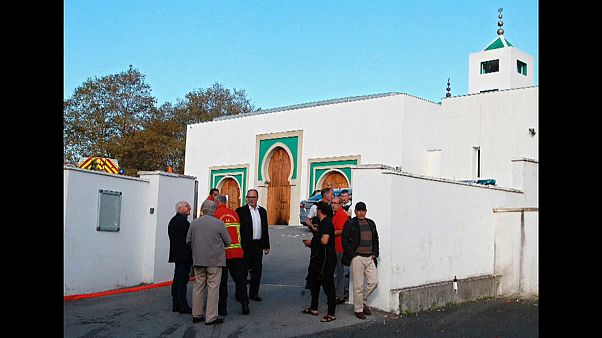 منفذ هجوم مسجد فرنسا: أردت "الانتقام لتدمير كاتدرائية نوتر دام في باريس" منفذ هجوم مسجد فرنسا: أردت "الانتقام لتدمير كاتدرائية نوتر دام في باريس"