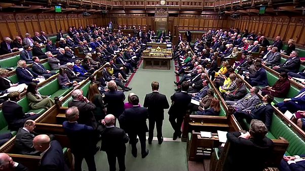 Megszavazta a brit alsóház az előrehozott választások kiírását Megszavazta a brit alsóház az előrehozott választások kiírását
