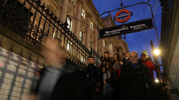 Πρόωρες εκλογές στις 12 Δεκεμβρίου ψήφισαν οι Βρετανοί βουλευτές Πρόωρες εκλογές στις 12 Δεκεμβρίου ψήφισαν οι Βρετανοί βουλευτές