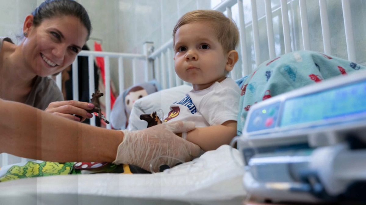 Húngaros doam 2,2 milhões de euros a bebé com Atrofia Muscular Espinhal
