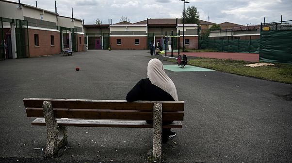 منع همراهی مادران محجبه در گردش های بیرونی مدارس در فرانسه منع همراهی مادران محجبه در گردش های بیرونی مدارس در فرانسه