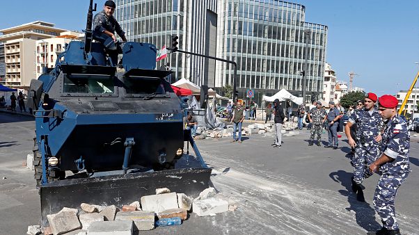 پلیس و ارتش لبنان پاکسازی خیابانها را آغاز کردند پلیس و ارتش لبنان پاکسازی خیابانها را آغاز کردند