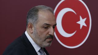 AK Parti İstanbul Milletvekili Mustafa Yeneroğlu, TBMM'de düzenlediği basın toplantısında partisinden istifa ettiğini açıkladı