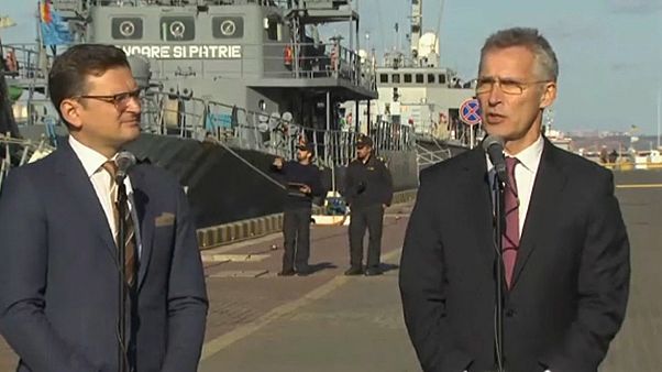 La solitudine di Stoltenberg fa sorridere la Russia La solitudine di Stoltenberg fa sorridere la Russia