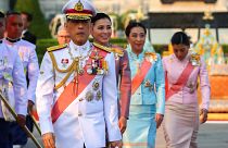 Tayland kralı dört saray yetkilisini "aşırı şeytani suistimal" ve zina gerekçesiyle kovdu 