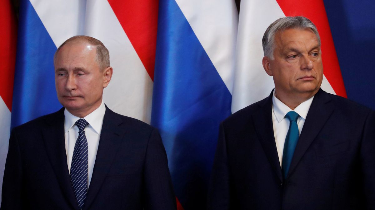 Viktor Orbán pede a Putin para normalizar relações com a NATO