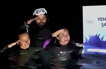غواص زن ترکیه‌ای رکورد جهانی شنای یک‌نفس را شکست