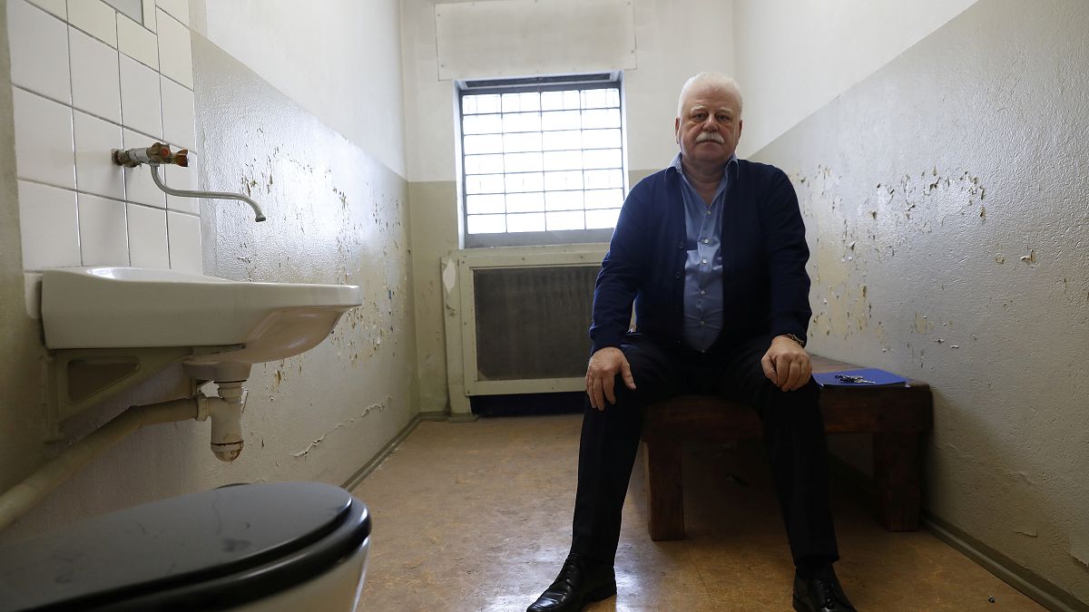 En una prisión de la Stasi de la mano de un antiguo preso