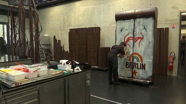 Egy hiánypótló alkotás: a berlini fal csokiból Egy hiánypótló alkotás: a berlini fal csokiból