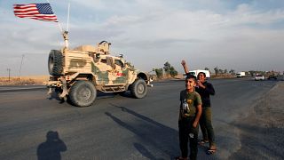 القوات الأمريكية تسيّر أول دورية لها بعد إنسحابها من الحدود في شمال شرق سوريا 