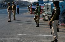 استقرار سربازان هندی در جاده سرینگر