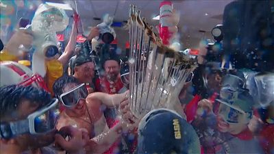 شاهد: لاعبو نادي واشنطن ناشيونال للبيسبول يحتفلون بإحراز أول لقب