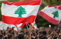 لبنانيون خلال مظاهرة احتجاجية في بيروت