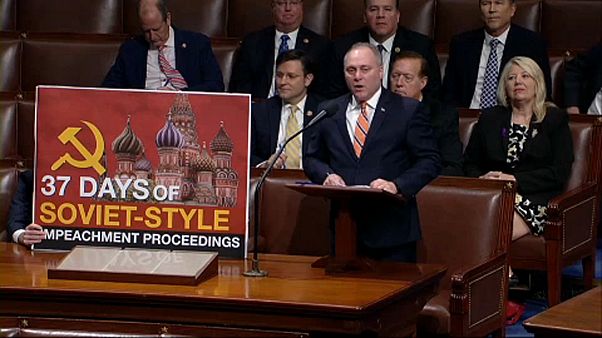 Trump mellett a republikánusok, a szenátusban megállíthatják a vádemelést Trump mellett a republikánusok, a szenátusban megállíthatják a vádemelést