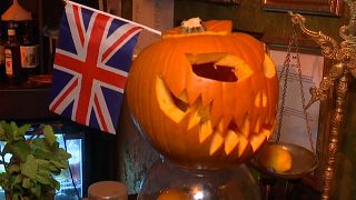 Halloween mascara-se de Brexit