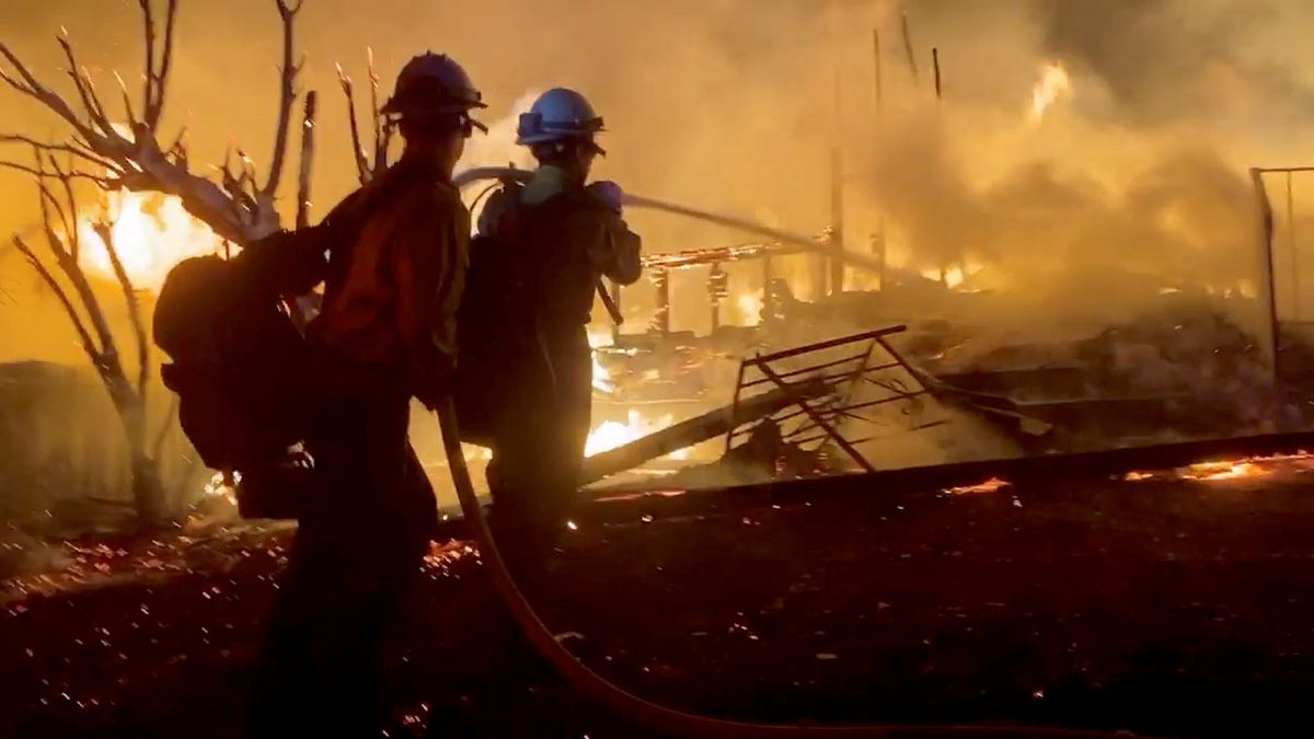 Kalifornien: Santa-Ana-Winde fachen Brände an