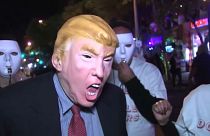 شاهد: أكبر كرنفالات هالوين في هوليوود وترامب يسرق الأضواء فيه