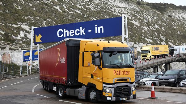 TIR dorsesinde ölü bulunan Çinli göçmenler: Kuzey İrlandalı şüpheli hakim karşısına çıktı TIR dorsesinde ölü bulunan Çinli göçmenler: Kuzey İrlandalı şüpheli hakim karşısına çıktı
