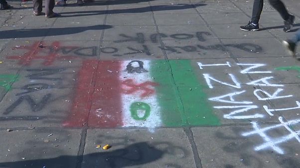 شاهد: مظاهرة مناهضة لإيران في ساحة التحرير ببغداد شاهد: مظاهرة مناهضة لإيران في ساحة التحرير ببغداد