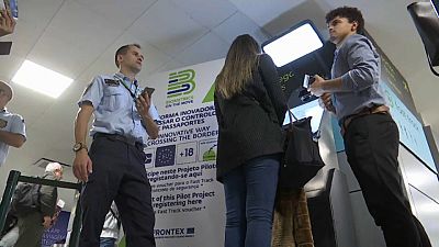 Flughafen Lissabon: Fixere Passkontrolle per Computer