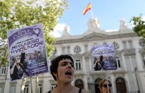 İspanya'da 'toplu tecavüze' cinsel istismar indirimi protestolara neden oldu