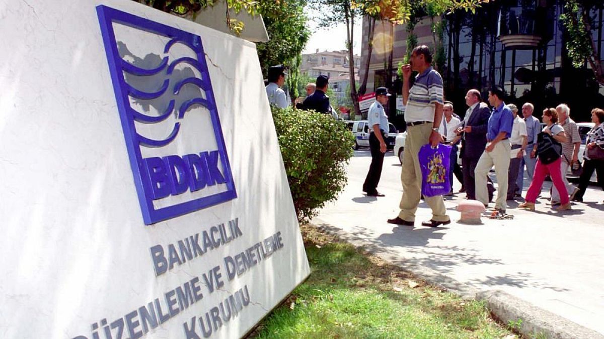 BDDK'dan 3 yabancı bankaya Türk Lirası işlem yasağı