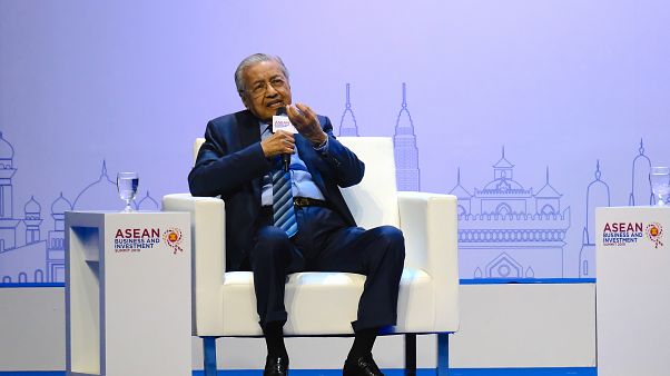 Malezya Başbakanı Mahathir Muhammed, ASEAN zirvesinde ( Bernama - Anadolu Ajansı ) Malezya Başbakanı Mahathir Muhammed, ASEAN zirvesinde ( Bernama - Anadolu Ajansı )