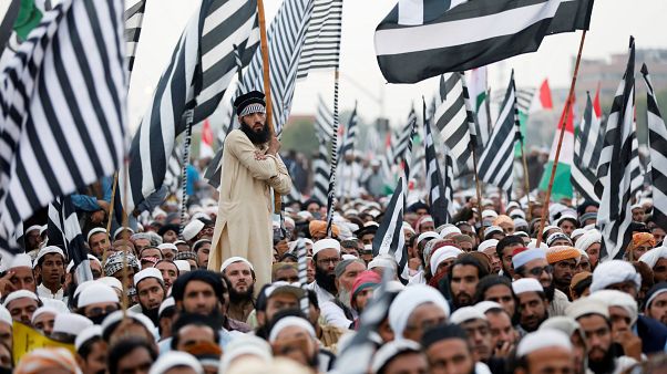 Pakistan'da hükümete istifa için iki gün süre veren muhalefet seçenekleri tartıştı Pakistan'da hükümete istifa için iki gün süre veren muhalefet seçenekleri tartıştı