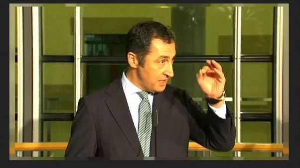 Grünen-Politiker: Morddrohungen gegen Roth und Özdemir Grünen-Politiker: Morddrohungen gegen Roth und Özdemir