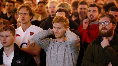 شاهد: حزن وخيبة أمل في إنجلترا بعد هزيمة منتخب الرغبي أمام جنوب إفريقيا