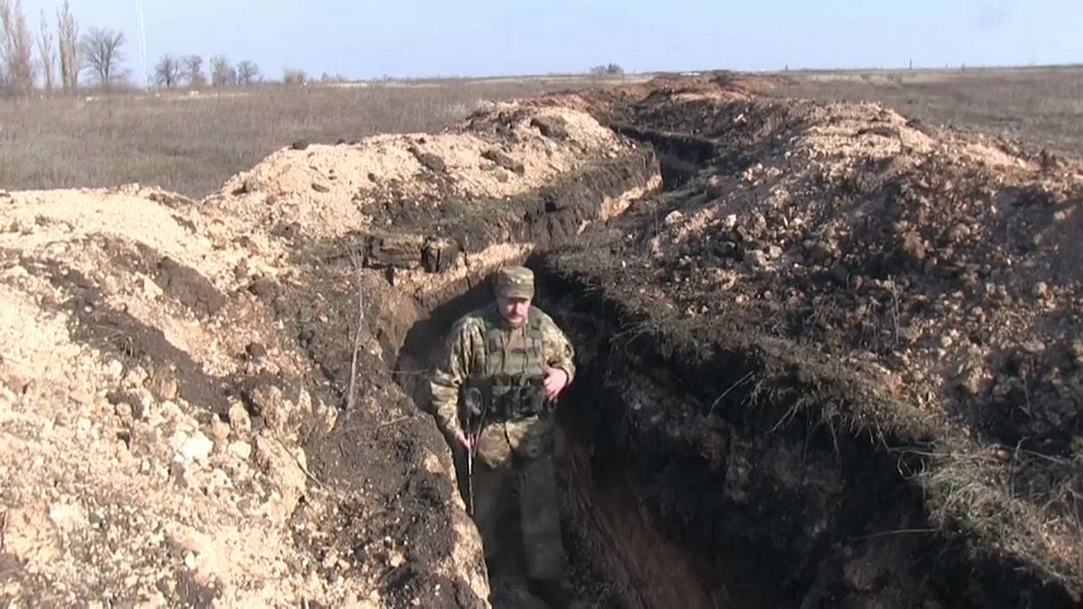 В районе разведения сил в Донбассе укрепляют позиции?  