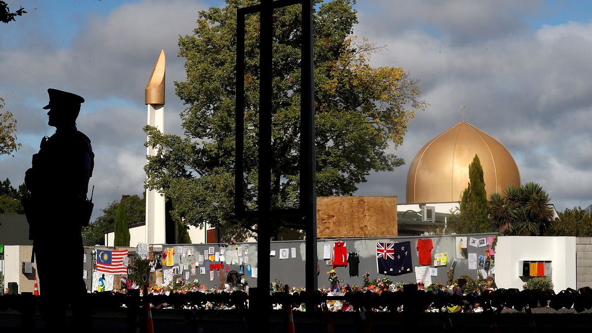 نيوزيلندا تسترد 32 ألف قطعة سلاح من المدنيين وتواصل حملتها منذ "مذبحة المسجدين" في كرايستشيرش