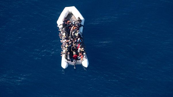 239 migrantes desembracaram em Itália domingo de manhã 239 migrantes desembracaram em Itália domingo de manhã