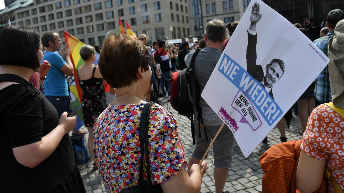 Face à la poussée de l'extrême-droite, Dresde décrète l' "Etat d'urgence nazi"