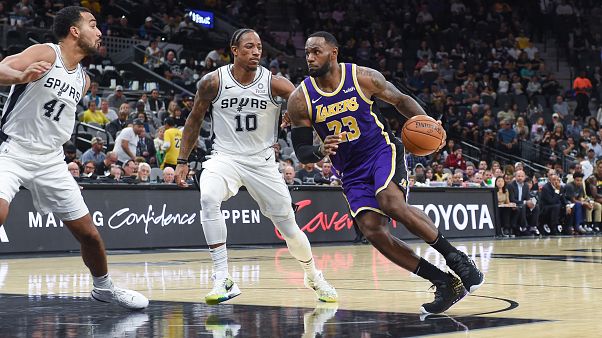 Sobresaliente actuación de LeBron James y Luka Dončić en la NBA Sobresaliente actuación de LeBron James y Luka Dončić en la NBA