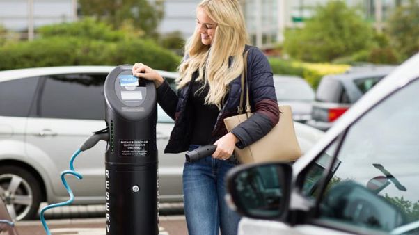 Merkel: 2030'a kadar Almanya'da 1 milyon elektrikli araç şarj ünitesi olmalı Merkel: 2030'a kadar Almanya'da 1 milyon elektrikli araç şarj ünitesi olmalı