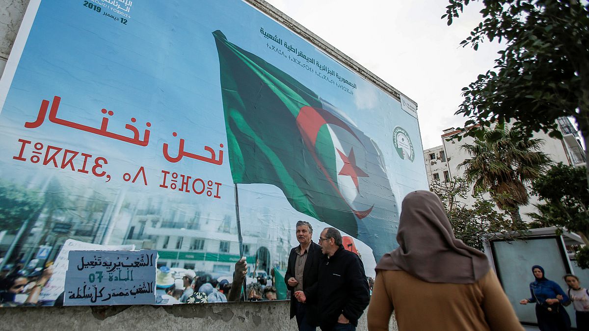 Cezayir: Buteflika döneminden 12. bakan yolsuzluktan gözaltında