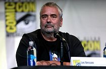 Arazisindeki geyiklerin avlanmasına izin vermeyen Fransız yönetmen Luc Besson mahkemelik oldu