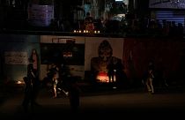 ارتفاع حصيلة القتلى في العراق والسلطات تقطع الإنترنت عن بغداد وجنوب البلاد 