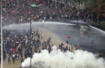 Tiltakozás és utcai harc Chile fővárosában