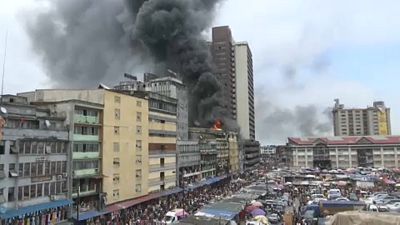 شاهد: حريق مهول في سوق بمدينة لاغوس النيجيرية