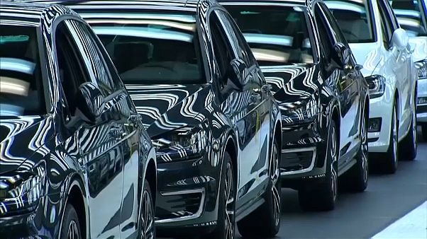 Autogipfel bei der Kanzlerin: Prämien und Ladestationen Autogipfel bei der Kanzlerin: Prämien und Ladestationen
