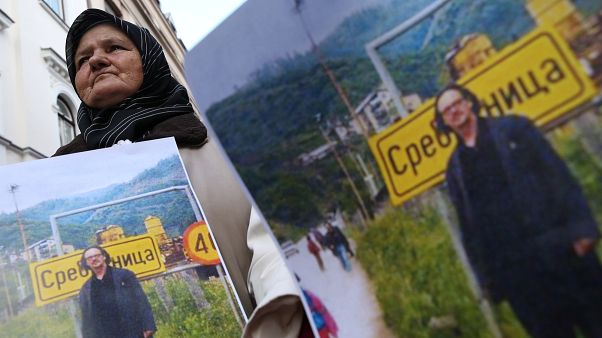 "Mütter von Srebrenica" protestieren gegen Handke "Mütter von Srebrenica" protestieren gegen Handke