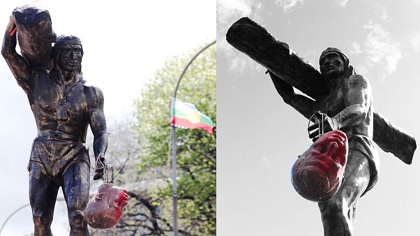 La imagen del líder mapuche Cupolicán con la cabeza de Dagoberto Godoy, un icono de las protestas La imagen del líder mapuche Cupolicán con la cabeza de Dagoberto Godoy, un icono de las protestas
