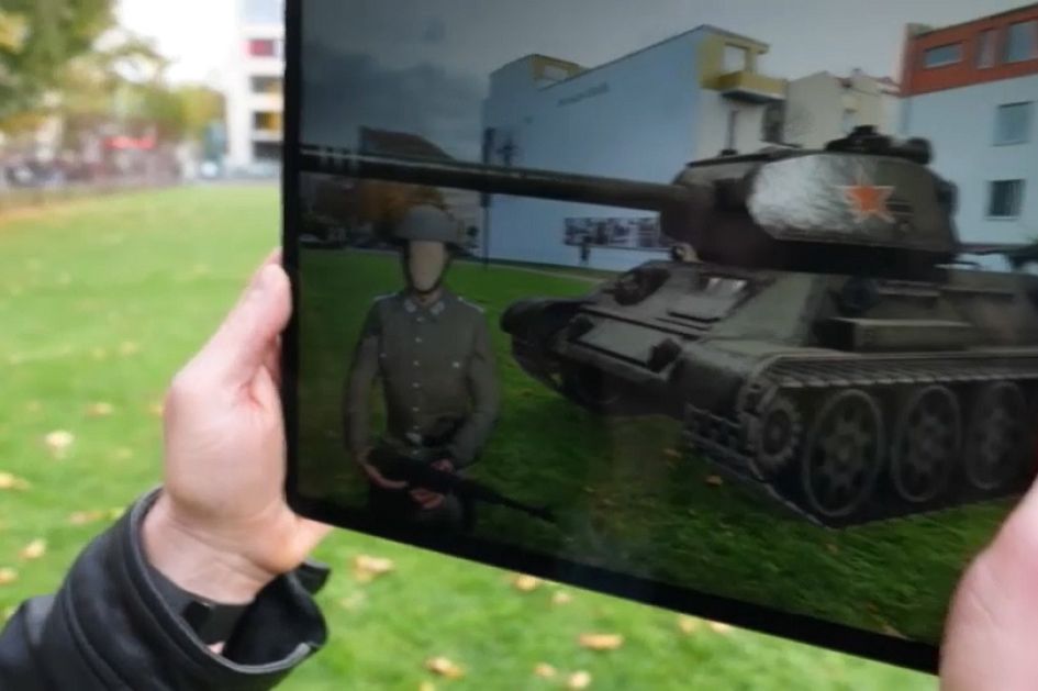 No mundo virtual o muro de Berlim continua de pé