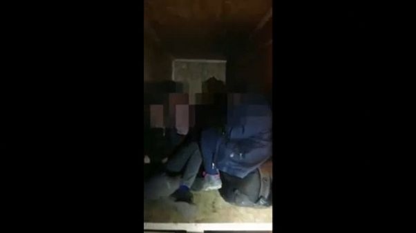Horvátország: 9 menekült egy kisteherautóban Horvátország: 9 menekült egy kisteherautóban