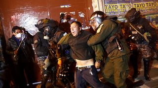 Noche de enfrentamientos y cargas policiales en Bolivia