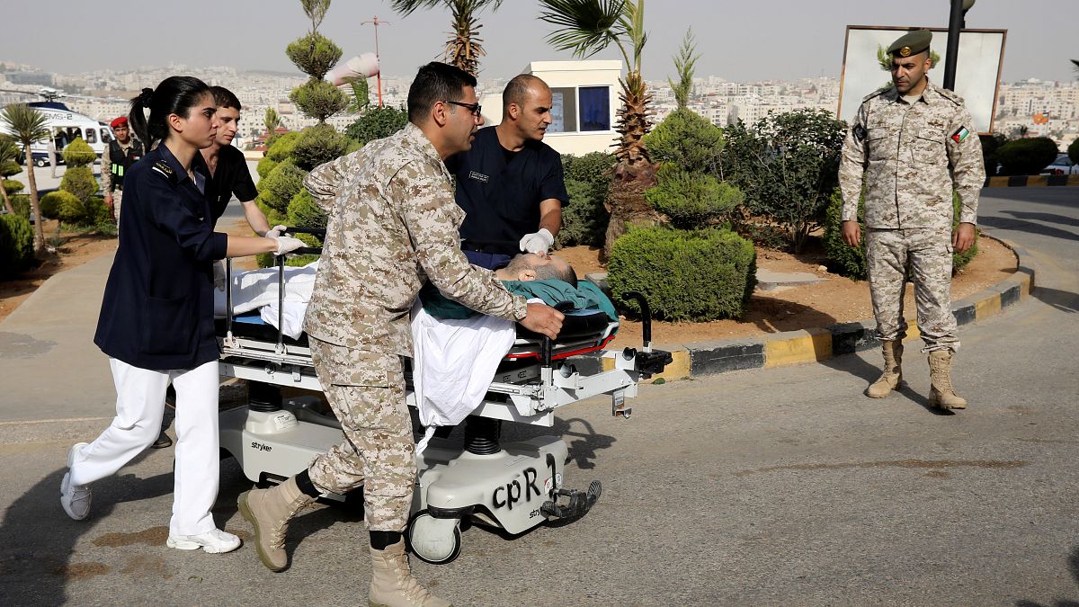 Ürdün'de bıçaklı saldırgan 4'ü turist 8 kişiyi yaraladı