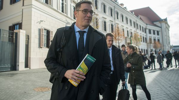 EZT LÁTTA? Karácsony busszal érkezett és távozott a kormányülésről EZT LÁTTA? Karácsony busszal érkezett és távozott a kormányülésről